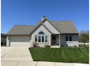 100 Woodlark Court Waukesha, WI 53186-1257