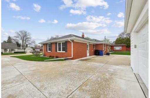 3522 Poe Avenue, Racine, WI 53405