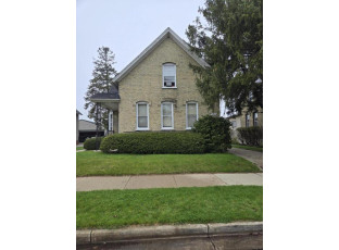 1924 Chatham Street 1924 1/2 Racine, WI 53402-4740