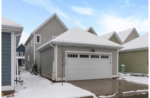 6223 West Foxtown Drive, Mequon, WI 53092