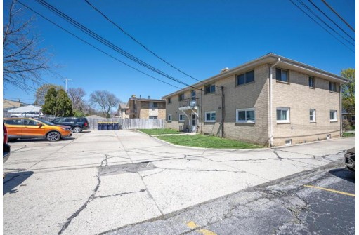 3053 South 83rd Street, West Allis, WI 53219