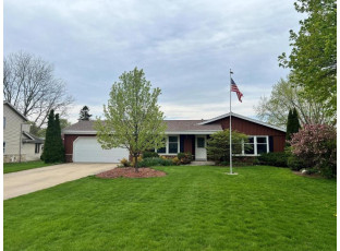 W223N2385 Glenwood Lane Waukesha, WI 53186-1130