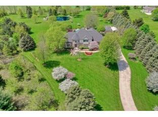 1663 Erin Estates Circle Hartford, WI 53027