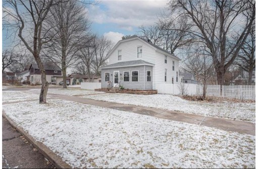 822 Dover St, Chippewa Falls, WI 54729