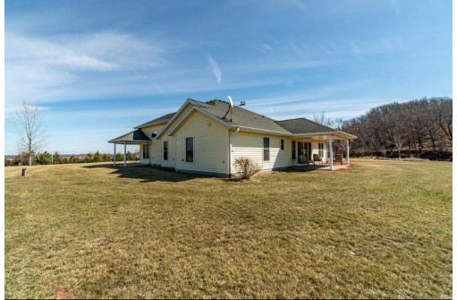 W2071 County Road R, Mondovi, WI 54755