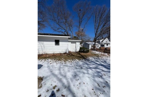 3025 Abbe Hill Drive, Eau Claire, WI 54703