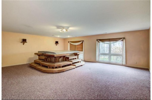 E4480 Woodland Drive, Eau Claire, WI 54701