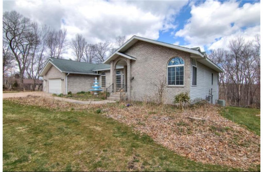 E4480 Woodland Drive, Eau Claire, WI 54701