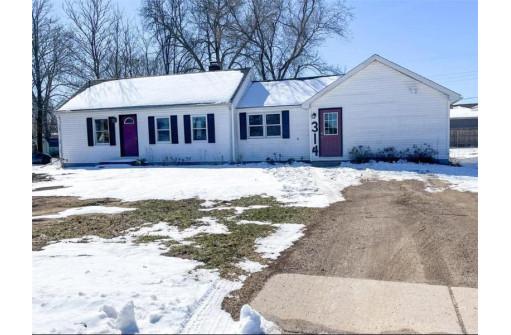 314 West Hawthorn Street, Strum, WI 54770