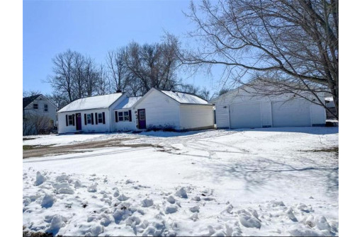 314 West Hawthorn Street, Strum, WI 54770