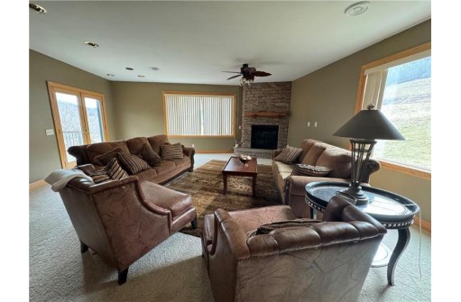 W1310 Earney Rd, Alma, WI 54610