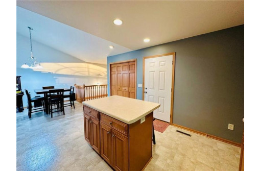 4229 Mill Ridge Circle, Eau Claire, WI 54703