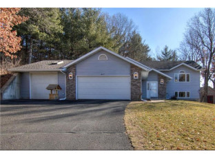 427 Hampton Court Altoona, WI 54720