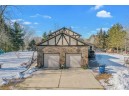 2454 Forest Meadows Court, Green Bay, WI 54313-7873