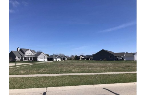 2520 Moose Creek Trail, Suamico, WI 54313