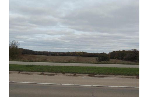 9134 State Road 76, Neenah, WI 54956