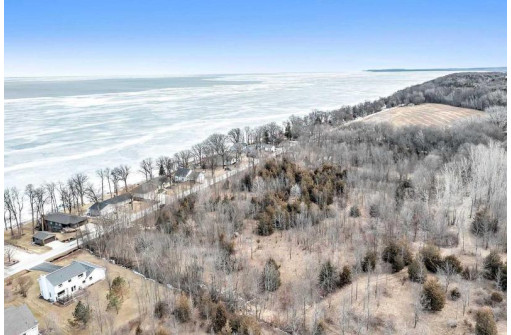 Edgewater Beach Road, Green Bay, WI 54311