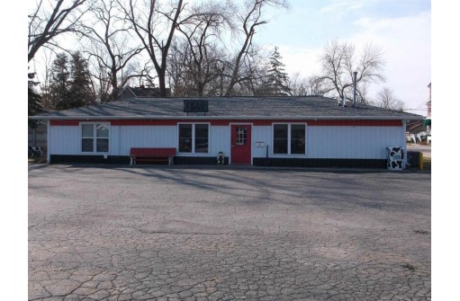 230 West Main Street, Omro, WI 54963-1336