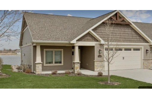 1419 Prairie Lake Circle, Neenah, WI 54956