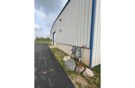 2501 Runway Drive, Waupaca, WI 54981