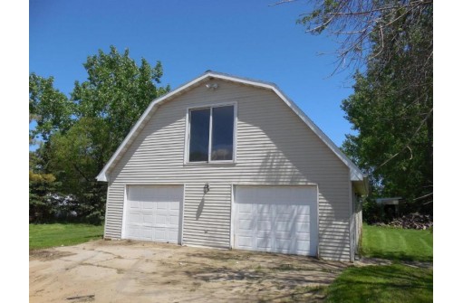 5523 Luxemburg Road, Luxemburg, WI 54229-9708