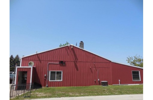 5523 Luxemburg Road, Luxemburg, WI 54229-9708