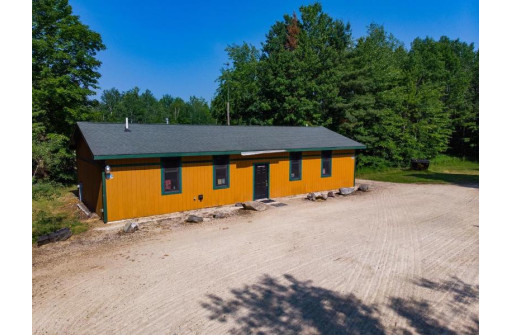 W7110 Barker Road, Amberg, WI 54102-9285