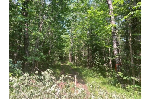 Right Of Way Road, Crivitz, WI 54114