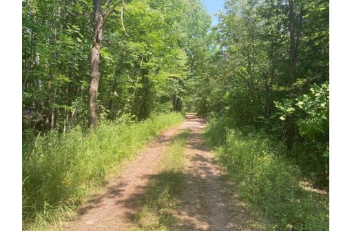 Right Of Way Road, Crivitz, WI 54114