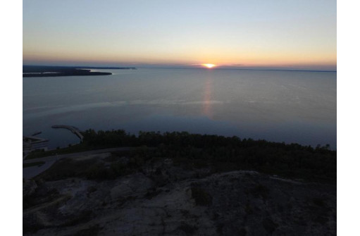 Quarry Bluff Court, Sturgeon Bay, WI 54235