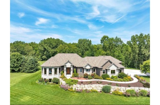 5858 Wood Brook Circle, Little Suamico, WI 54141