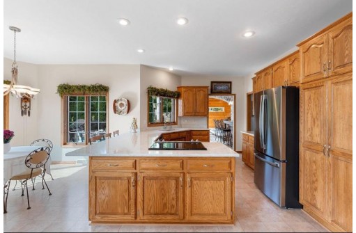 1543 Field Court, Suamico, WI 54173