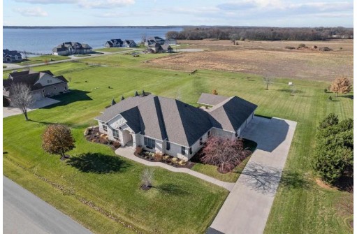 5925 Valentine Drive, Winneconne, WI 54986