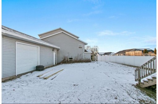 1027 Maple Vista Court, Seymour, WI 54165