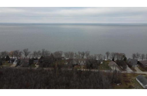 Edgewater Beach Road, Green Bay, WI 54311