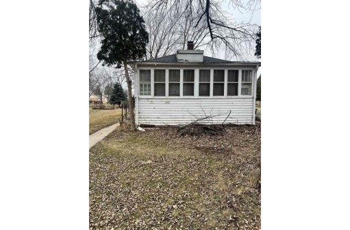 1943 Minnesota Street, Oshkosh, WI 54902