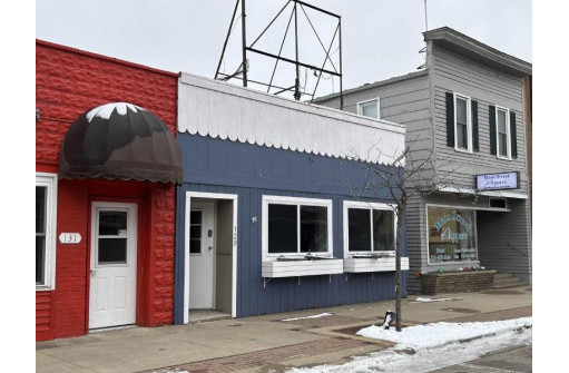 129 East Main Street, Weyauwega, WI 54983