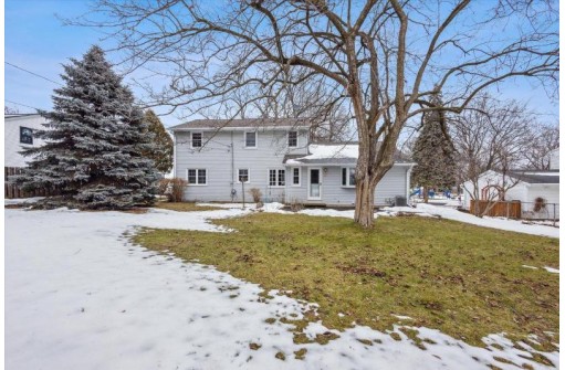 957 Myrtle Lane, Ashwaubenon, WI 54304