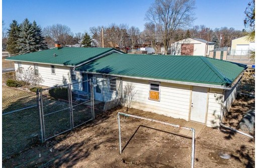 E5991 County Yard Road, Manawa, WI 54949-8658