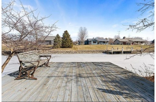 5230 Channel View Drive, Oshkosh, WI 54901-1352