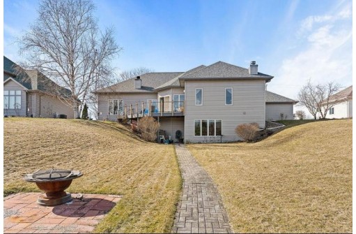 5230 Channel View Drive, Oshkosh, WI 54901-1352