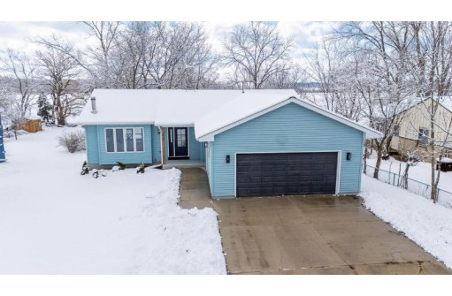 2997 Smith Lake Road, West Bend, WI 53090