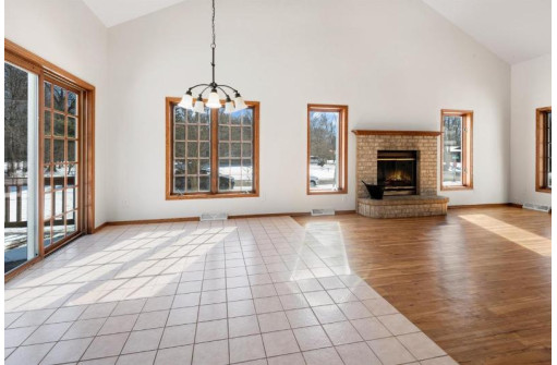 3270 Maple Grove Road, Suamico, WI 54173-8133