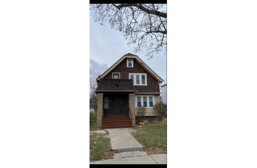 2950 North 61st Street, Milwaukee, WI 53210