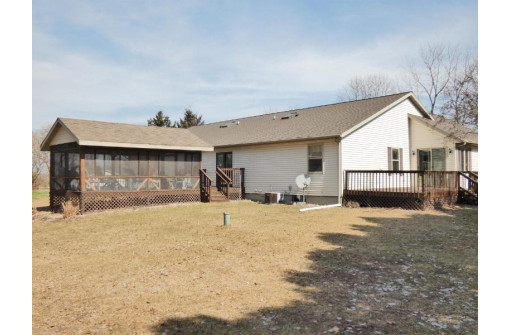 755 Mourning Dove Road, Little Suamico, WI 54141