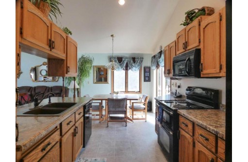 755 Mourning Dove Road, Little Suamico, WI 54141