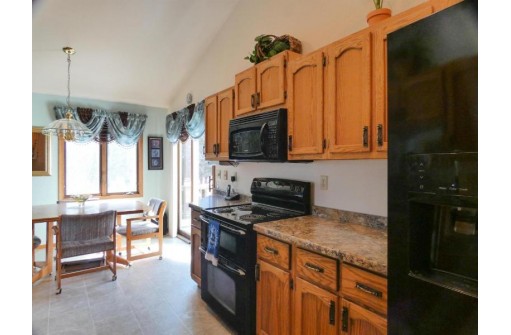 755 Mourning Dove Road, Little Suamico, WI 54141