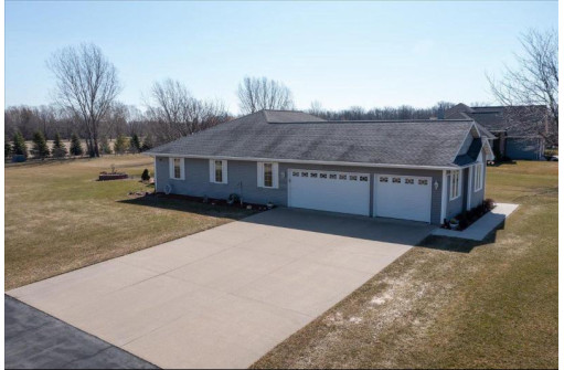 4630 Stonefield Drive, Oshkosh, WI 54902