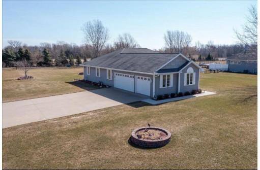 4630 Stonefield Drive, Oshkosh, WI 54902