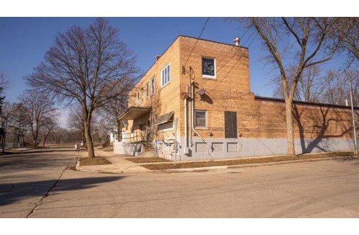 4200 West Kiehnau Avenue, Milwaukee, WI 53209